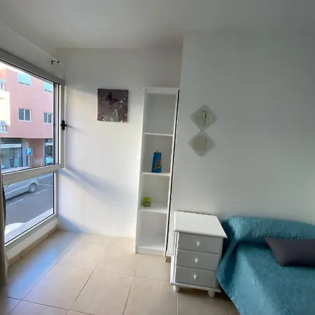 In A Shared In The Centre Of En Piso Compartido Проживание в семье