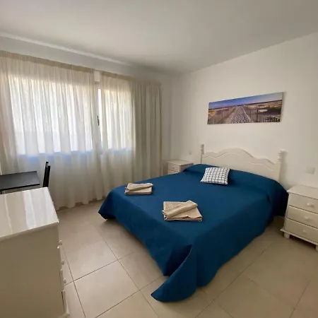 Homestay In A Shared In The Centre Of En Piso Compartido Corralejo