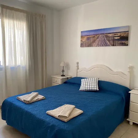 Homestay In A Shared In The Centre Of En Piso Compartido Corralejo